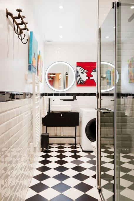 Montmartre Rue Des Martyrs Loft With Ac, 4-7 Peo Apartment