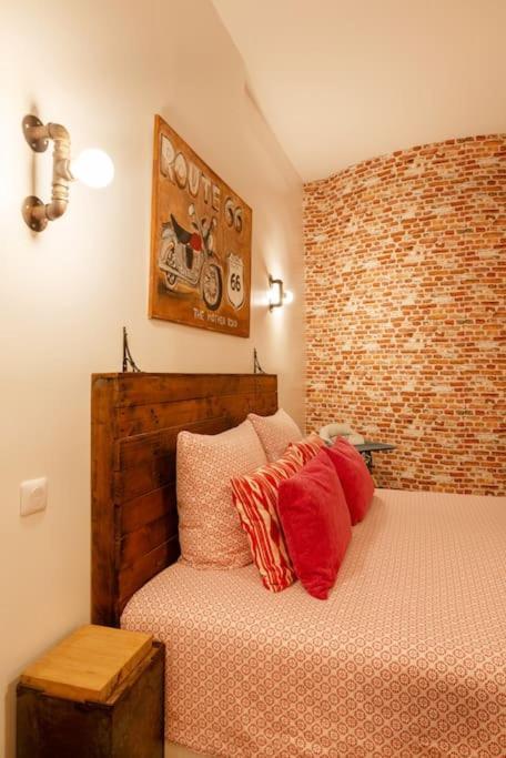 Montmartre Rue Des Martyrs Loft With Ac, 4-7 Peo Apartment Paris