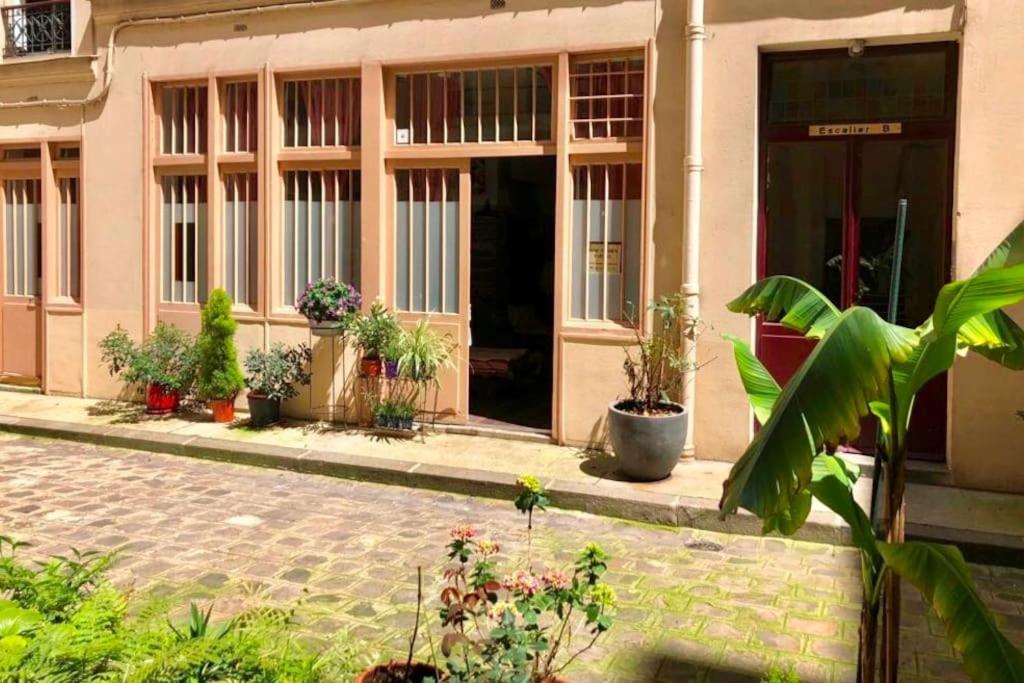 Montmartre Rue Des Martyrs Loft With Ac, 4-7 Peo Apartment